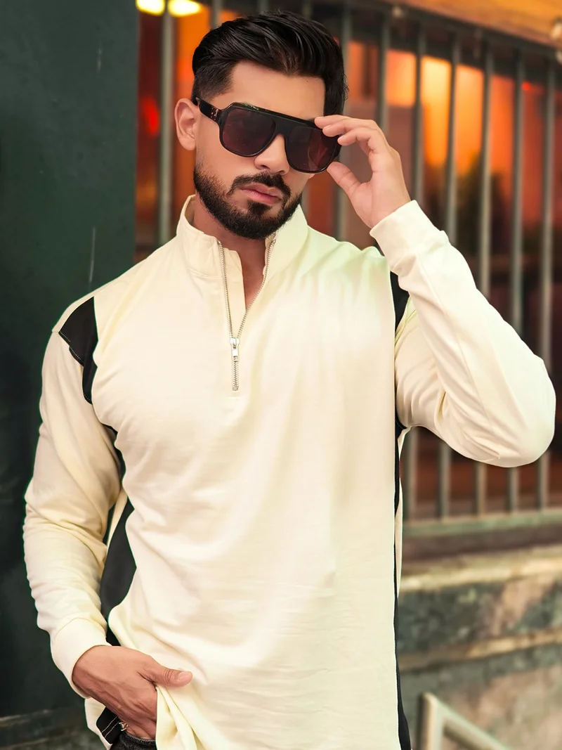 مانياك Maniac Mens Printed Round Neck Half Sleeve Black and Brown Cotton Tshirt